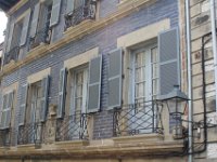 Hondarrabia, superbe facade en briquettes vernissées. Coloris bleu remarquable